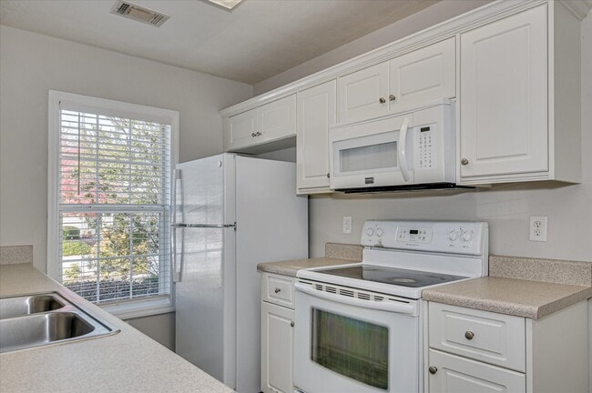 Building Photo - 7306 Dorado Dr