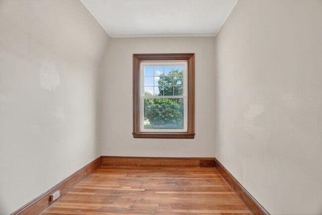 Building Photo - 583 Watertown St