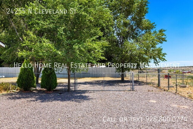 Building Photo - 24255 N Cleveland St