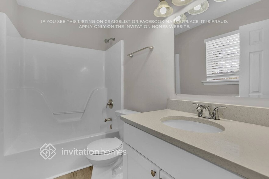 Building Photo - 1242 S Indian Creek Dr