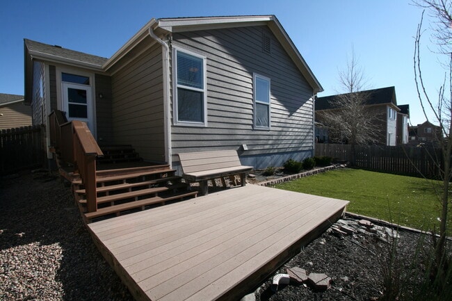 Building Photo - True one-level living home near trails and...