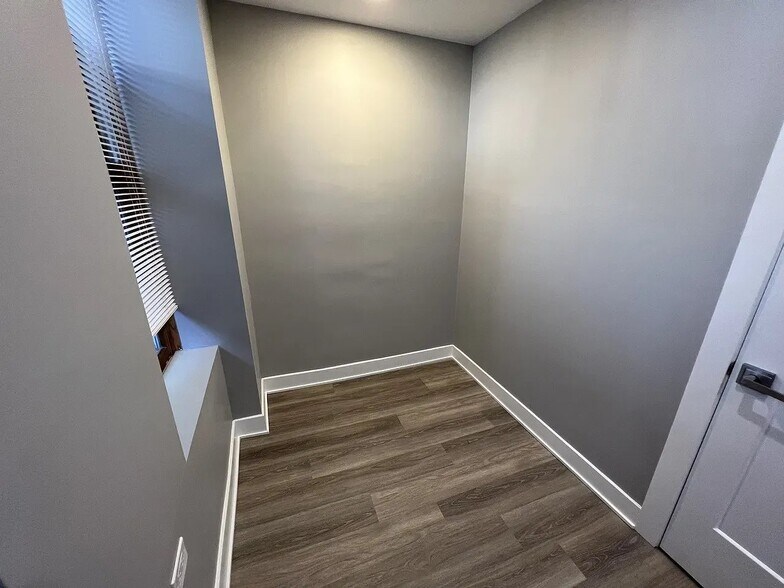 Building Photo - 1227 W Ohio St