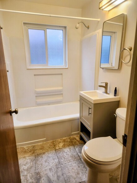 BATHROOM - 5301 Ravenna Ave NE