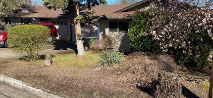 Building Photo - Clinton Dr