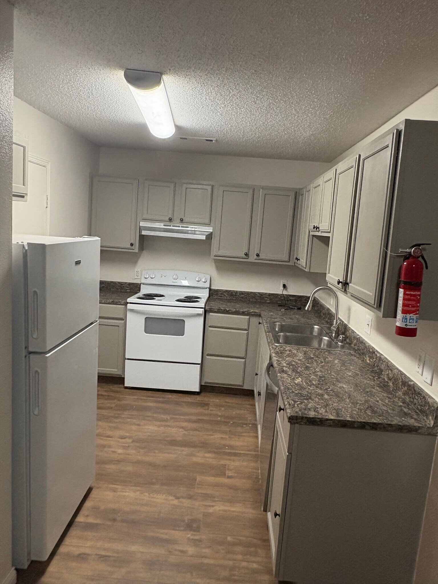 Kitchen pic 2 - 2920 Dawn Ct