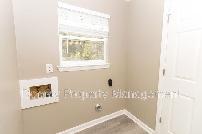 Building Photo - 5754 Taggart Dr