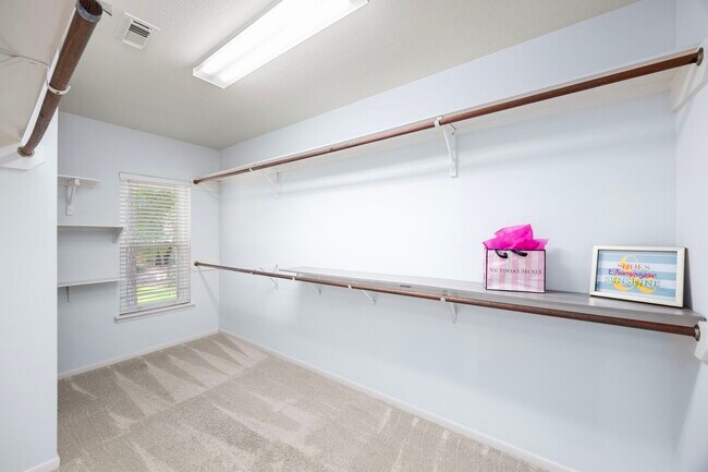 Building Photo - 22 Windfern Pl