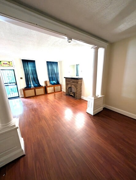 Building Photo - 3005 Belair Rd