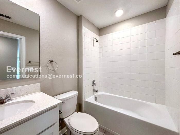 Building Photo - 1959 Ancestry Trl