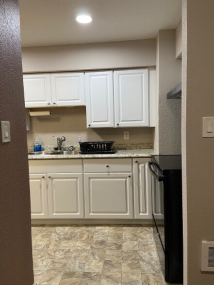 Building Photo - 1021 S Meyers St