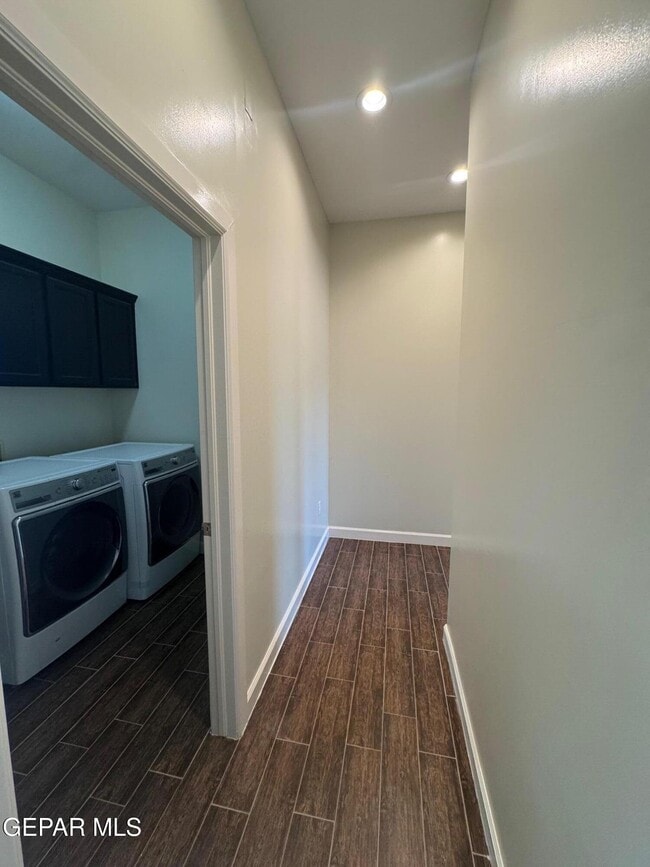 Building Photo - 7726 Enchanted Ridge Dr