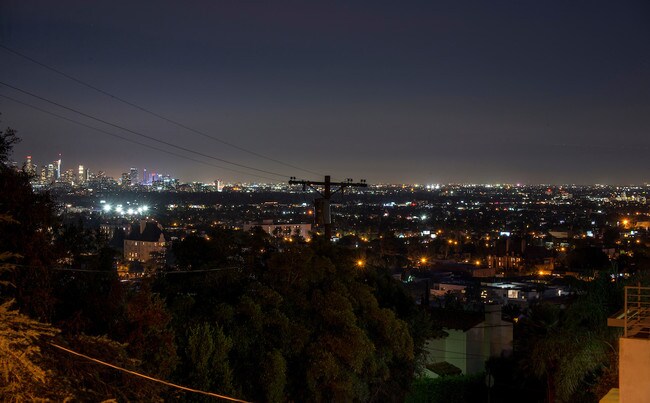 Building Photo - 1531 Marmont Ave