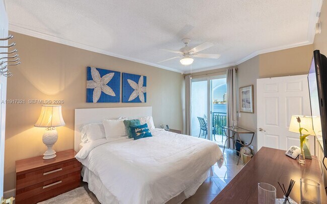 Building Photo - 3255 NE 184th St