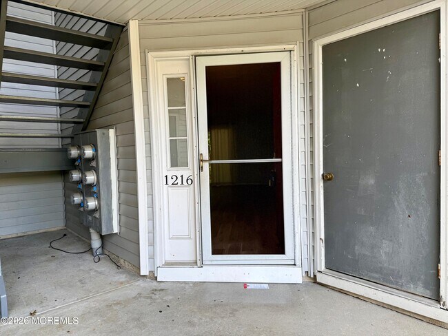 Building Photo - 1216 Waters Edge Dr