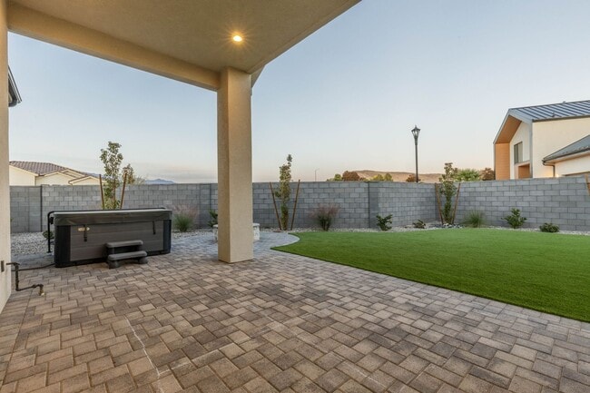 Building Photo - Gorgeous single story with RV Garage in Majestic Fields
