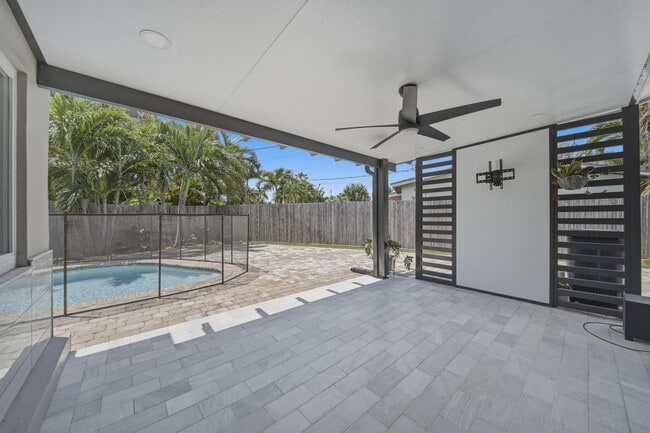 Building Photo - 5031 NE 23rd Terrace