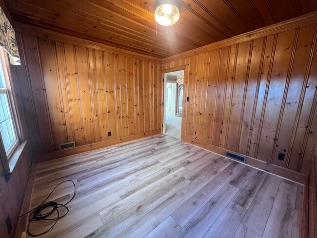 Building Photo - Spacious Four Bedroom Home in Byron Center!