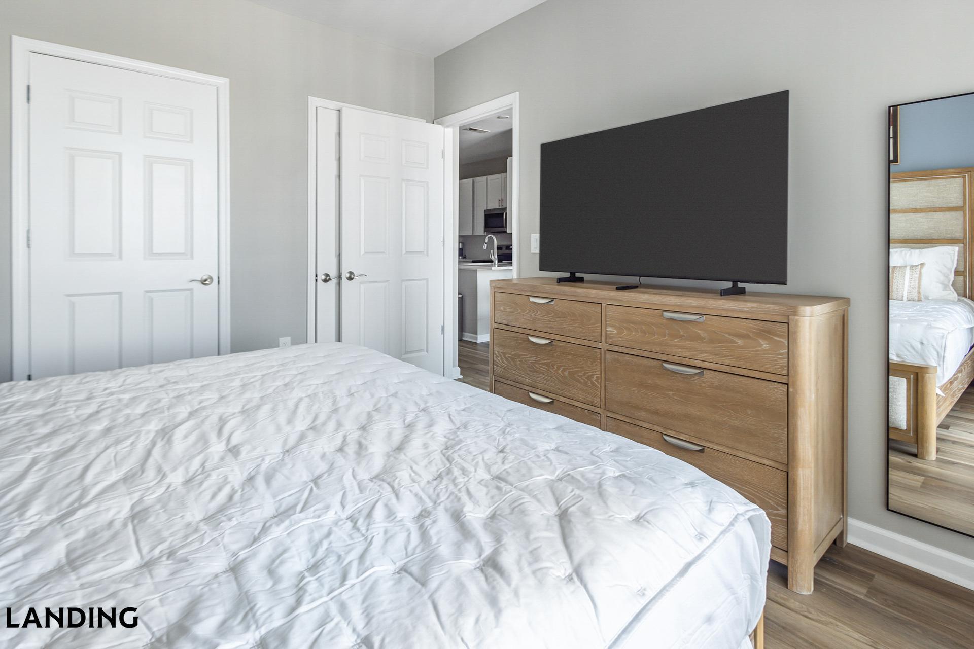 Building Photo - 100 River Park Dr