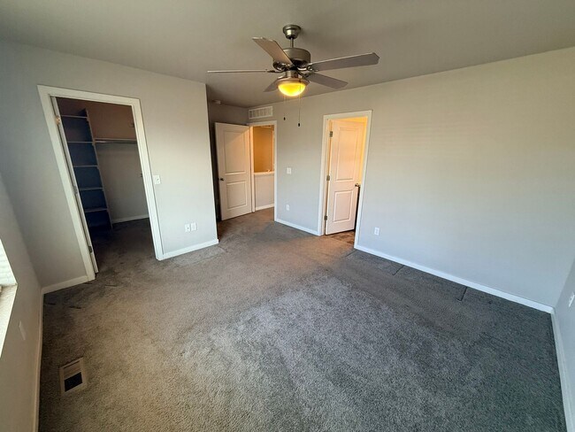 Building Photo - Bright Modern Home in TimberVine - 3 Bed, 2.5 Bath, 2 Car Garage