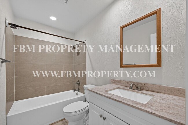 Building Photo - 407 Woodhurst Dr