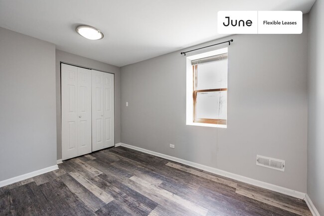 Building Photo - 3516 W Belden Ave