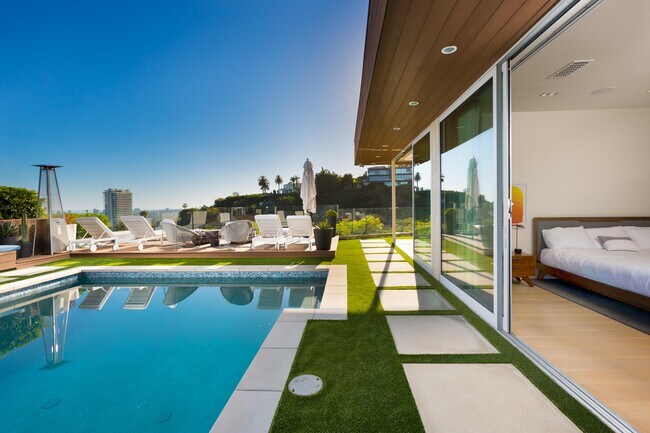 Building Photo - 1439 Devlin Dr