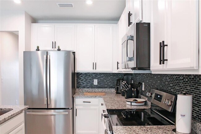 Building Photo - 17865 Turning Leaf Cir