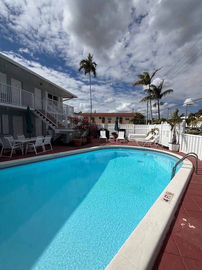 Building Photo - 4658 Bougainvilla Dr