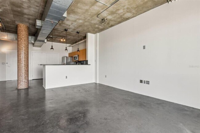 Building Photo - 10 N Summerlin Ave