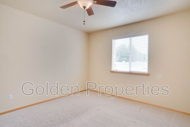 Building Photo - 3045 W Thorndale Loop