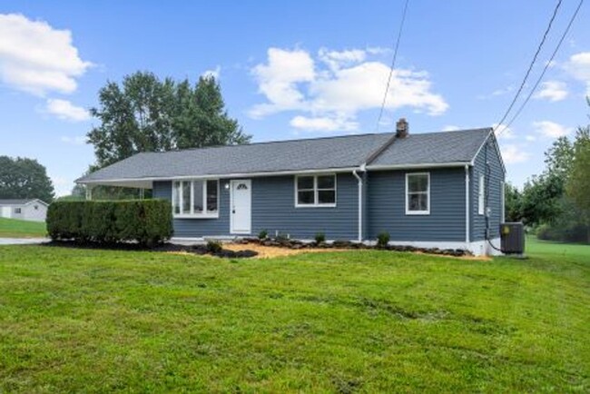 Building Photo - Fully Renovated Three Bedroom Home In Fred...