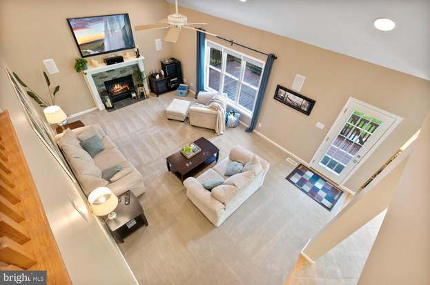 Building Photo - 22388 Deerpath Ct