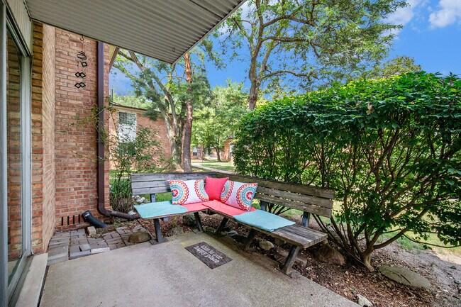 Building Photo - 1209 Island Dr
