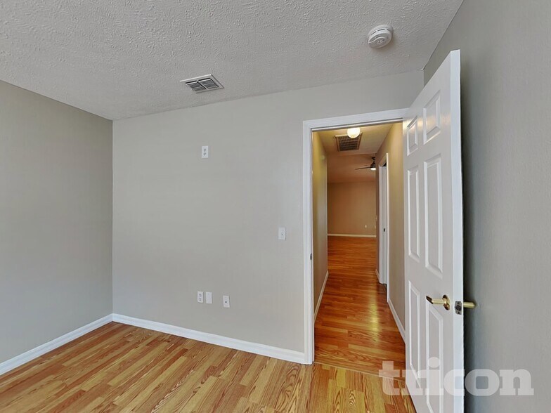 Building Photo - 11008 Millbury Ct