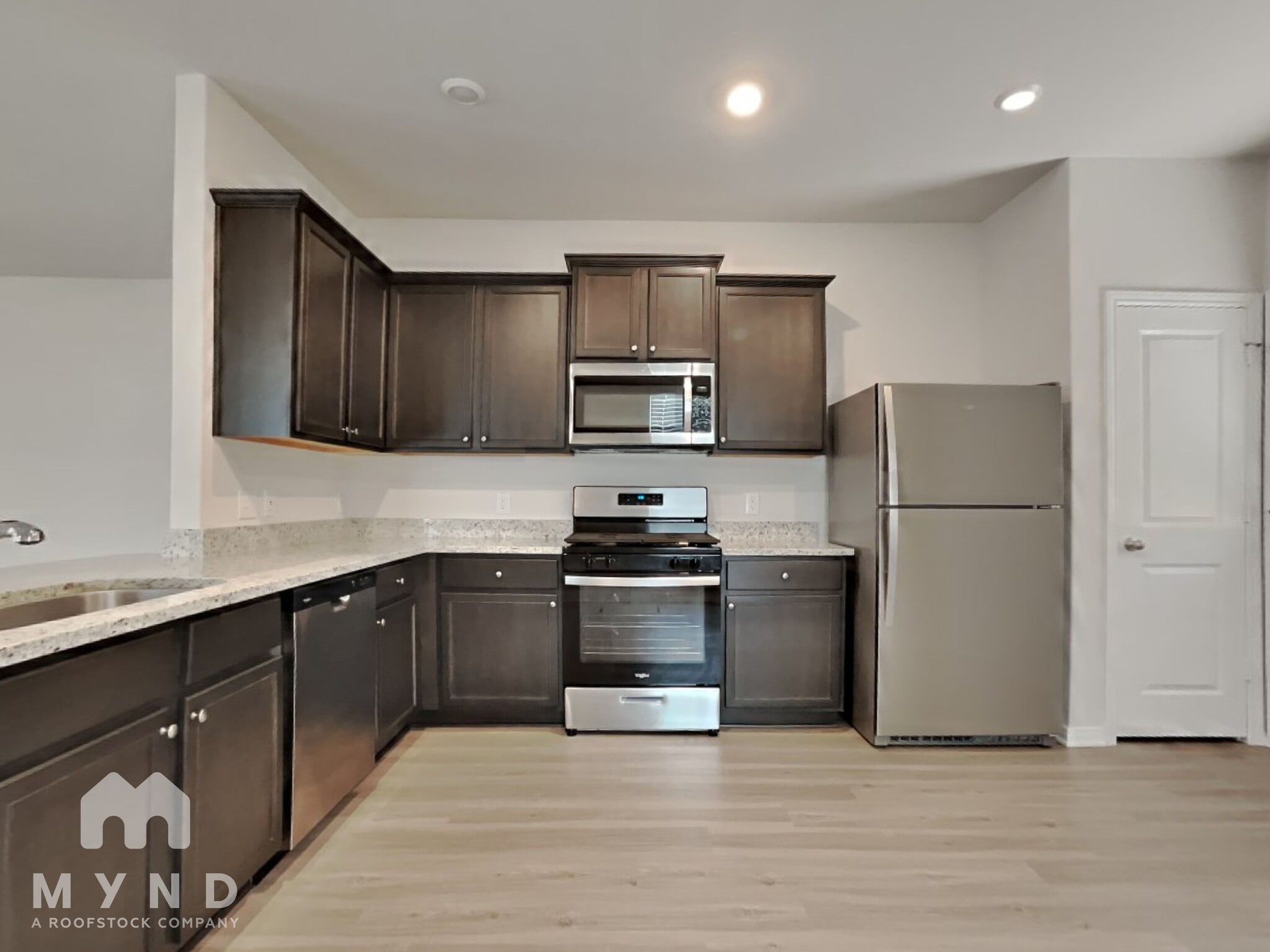 Building Photo - 15419 Maple Ter Dr