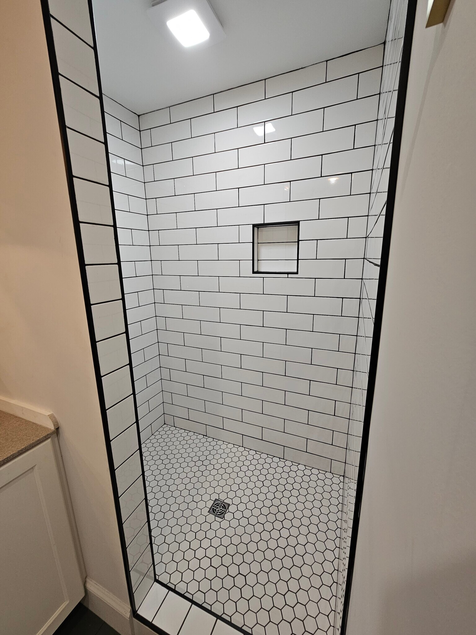 Building Photo - 12 2nd St