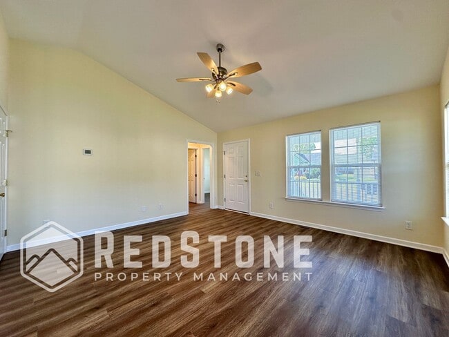 Building Photo - 812 Jennings Berry Dr