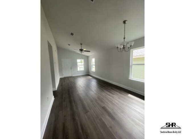 Building Photo - 408 Hilburn Ln