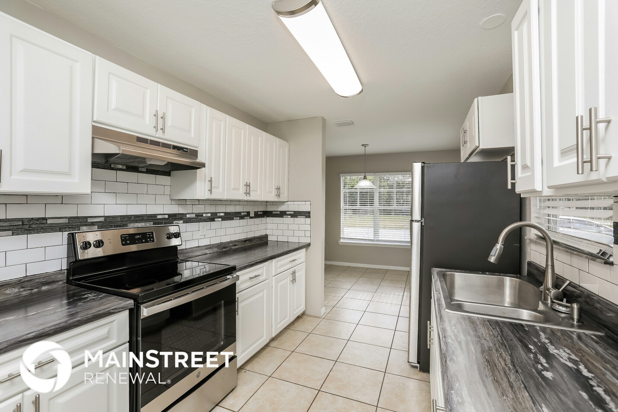 Building Photo - 376 Chinaberry Ave