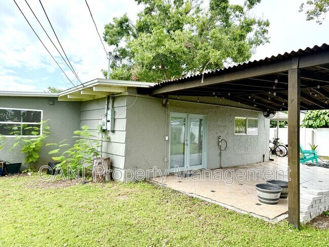 Building Photo - 6613 Orchard Dr N