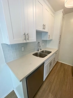 Interior Photo - 12415 Pacific Ave