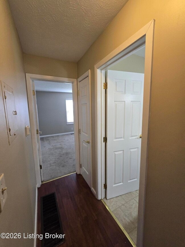 Building Photo - 2831 Goose Creek Rd