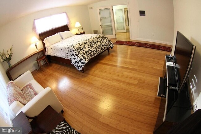 Building Photo - 1542 Crowell Rd