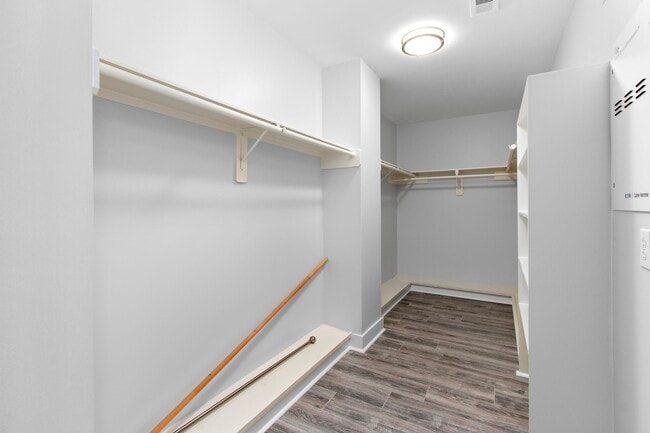 Building Photo - 1213 Nagle St