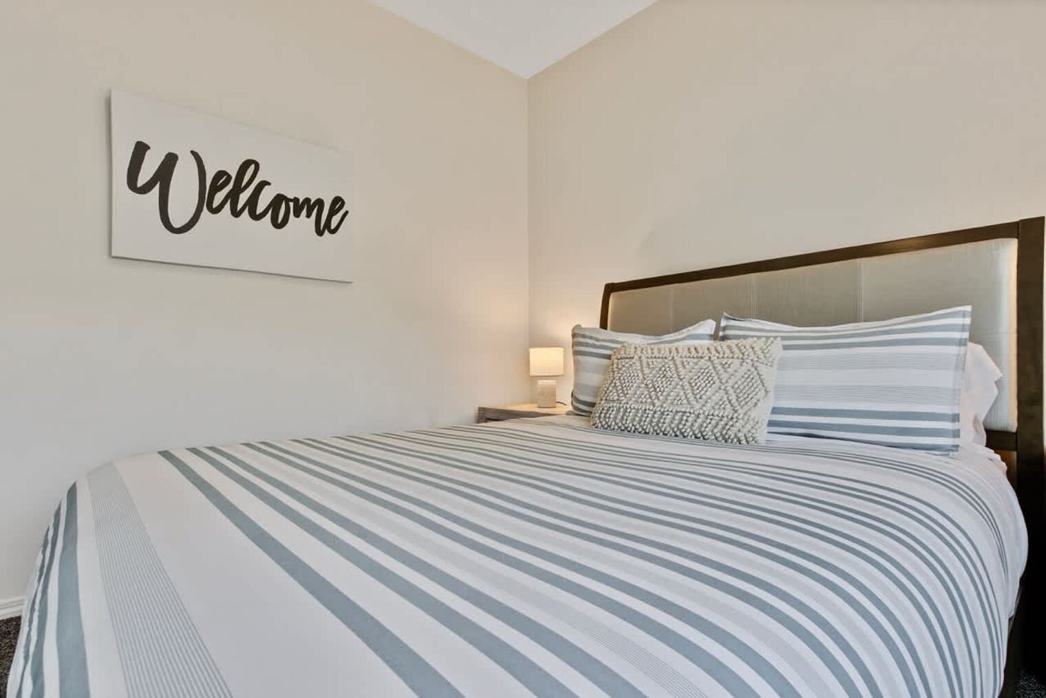 Building Photo - 2213 E Elm Grove Dr