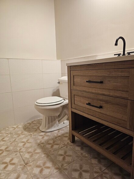 Building Photo - 10283 Karston Ave NE