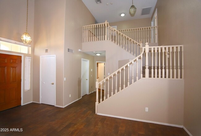 Building Photo - 842 N Naples Dr