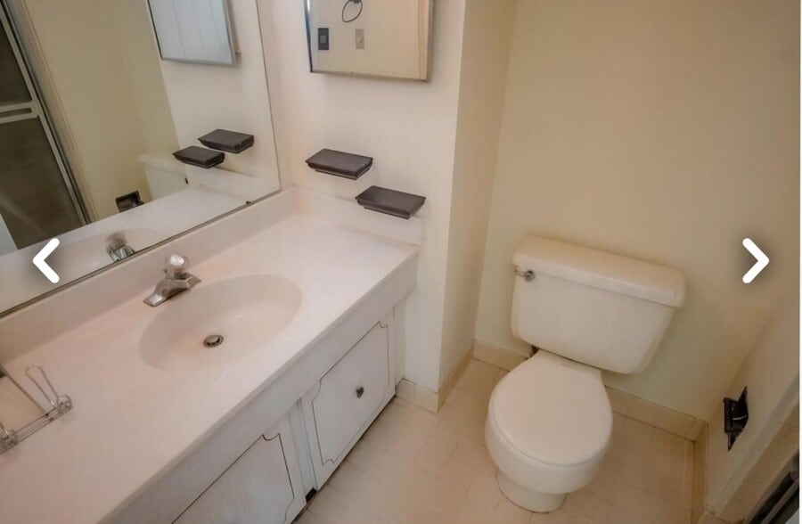 Building Photo - 20729 Valley Forge Cir