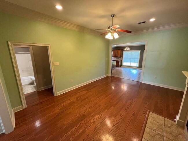 Building Photo - 3995 Water Oak Dr