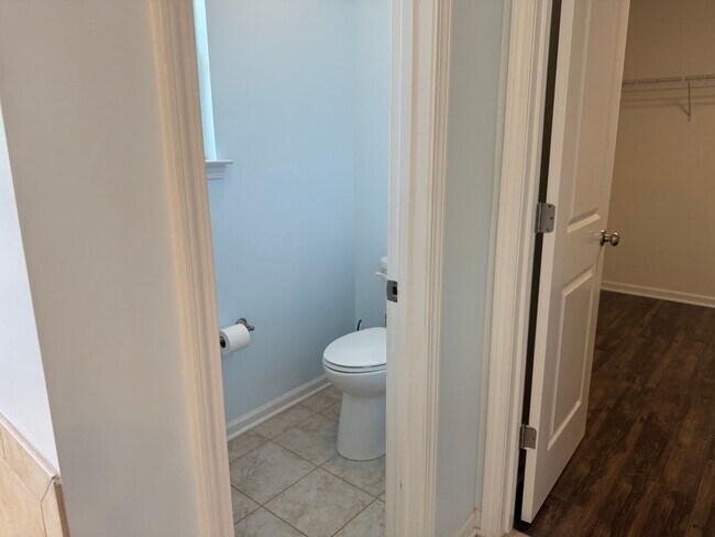 Building Photo - Five Bedroom Home in The Villages of Denver